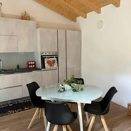 Casa Nonna Maria דירה Crealla